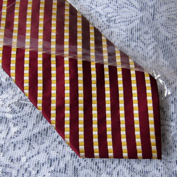 🆕BRIONI Gold/Red Geometric Striped Silk LUXURY Tie HANDMADE ITALY - Picture 5 of 10